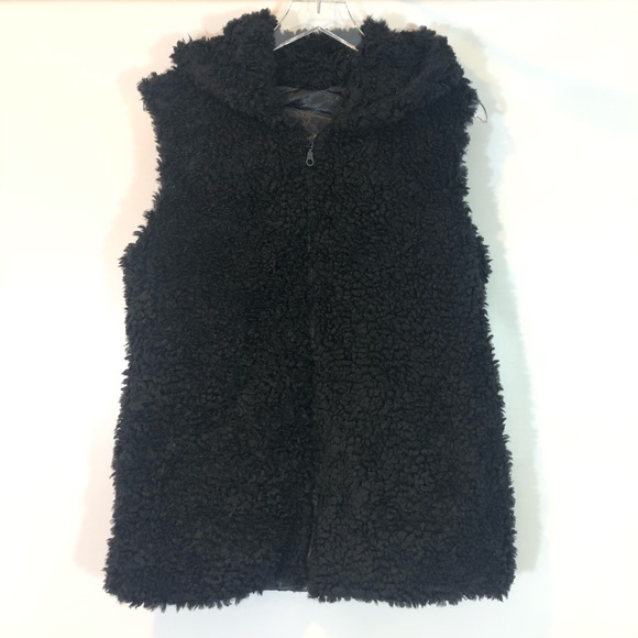 PLUSH TEDDY FAUX FUR ZIP UP HOODIE VEST - Picture 2 of 7